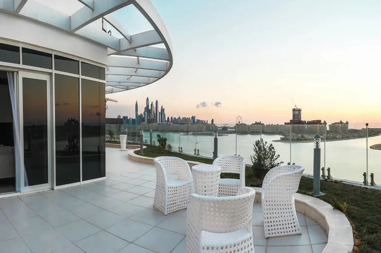 Royal Bay gallery image